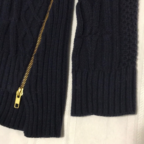 Beautiful sweater - Picture 3 of 9